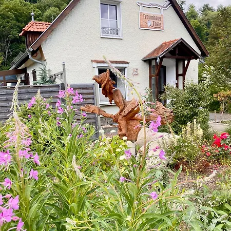 Traumhaus Mit Sauna Und Kamin ثال