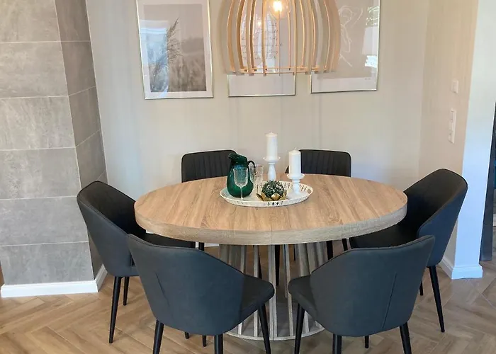 Traumhaus Mit Sauna Und Kamin بيت للعطل *